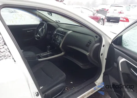 2015 Nissan Altima 2.5 S из США, поврежденный, VIN 1N4AL3AP4FN306922